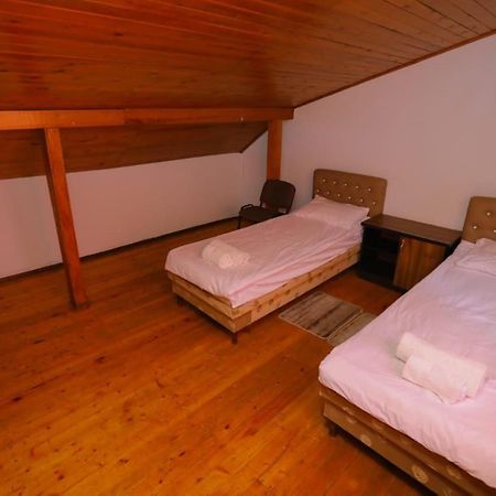Wooden_Room_Hostel Jerevan Buitenkant foto