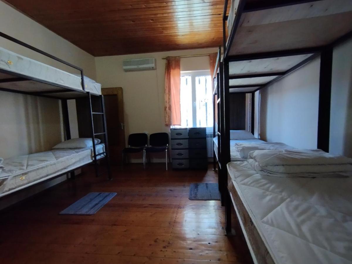 Wooden_Room_Hostel Jerevan Buitenkant foto