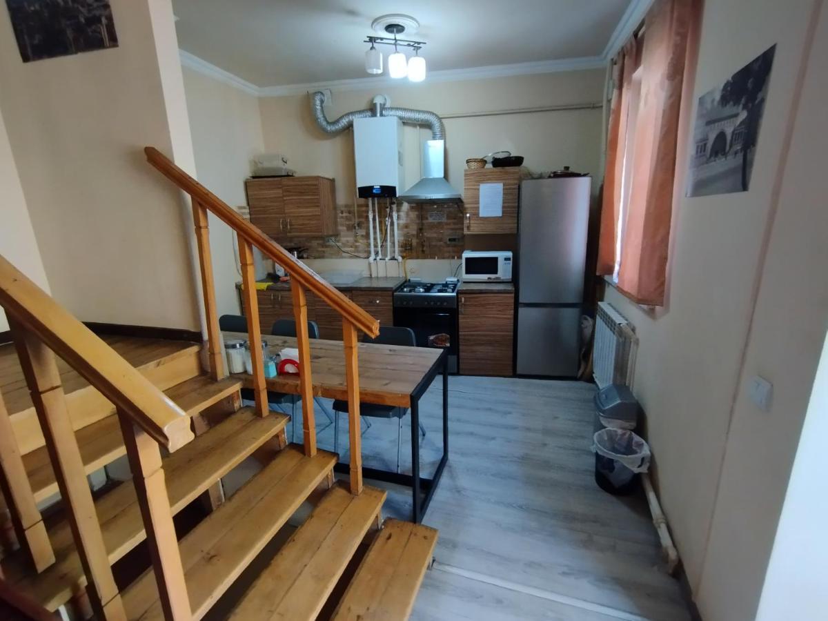 Wooden_Room_Hostel Jerevan Buitenkant foto